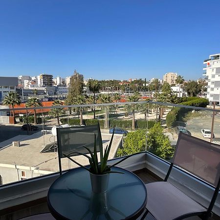 Appartement Le Voyageur à Larnaca Extérieur photo